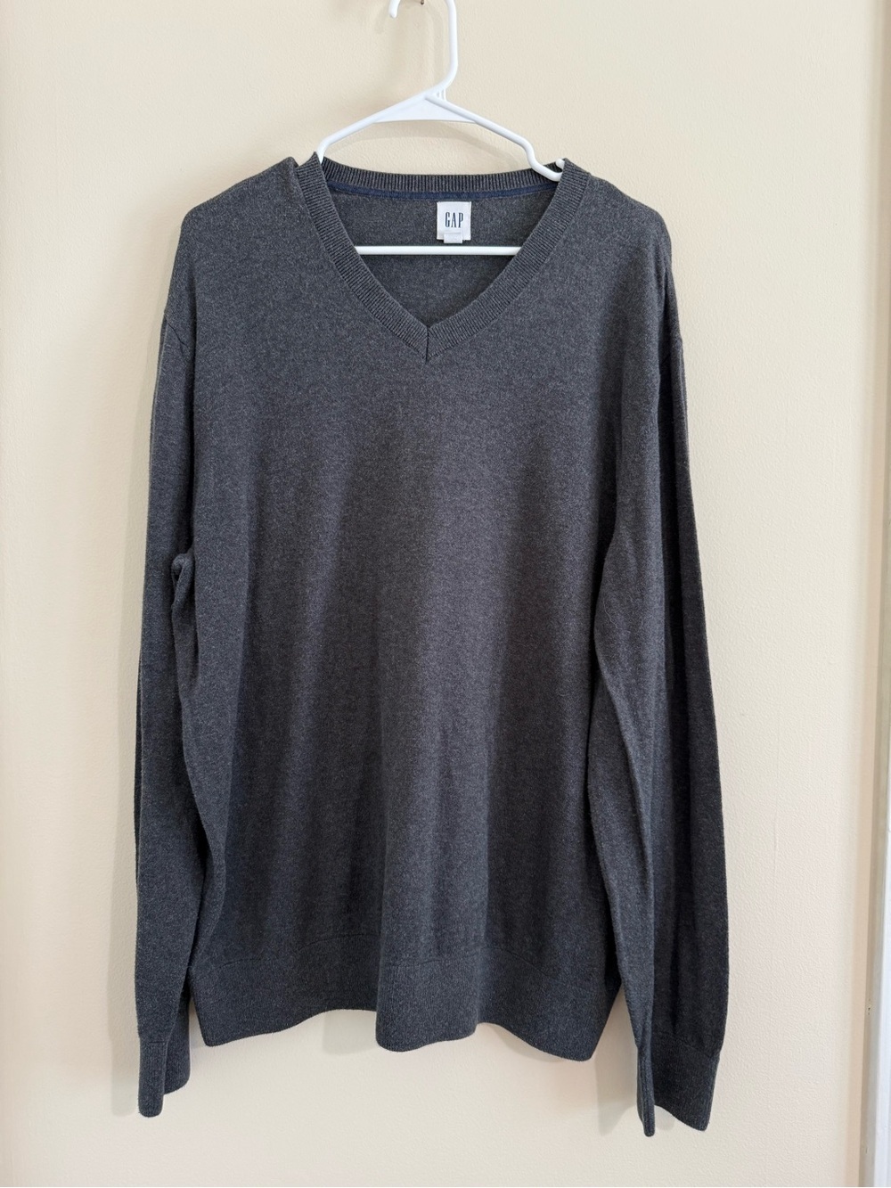 GAP Men's XL V-Neck Sweater - Charcoal 100% Cotton Casual Simple Dressy